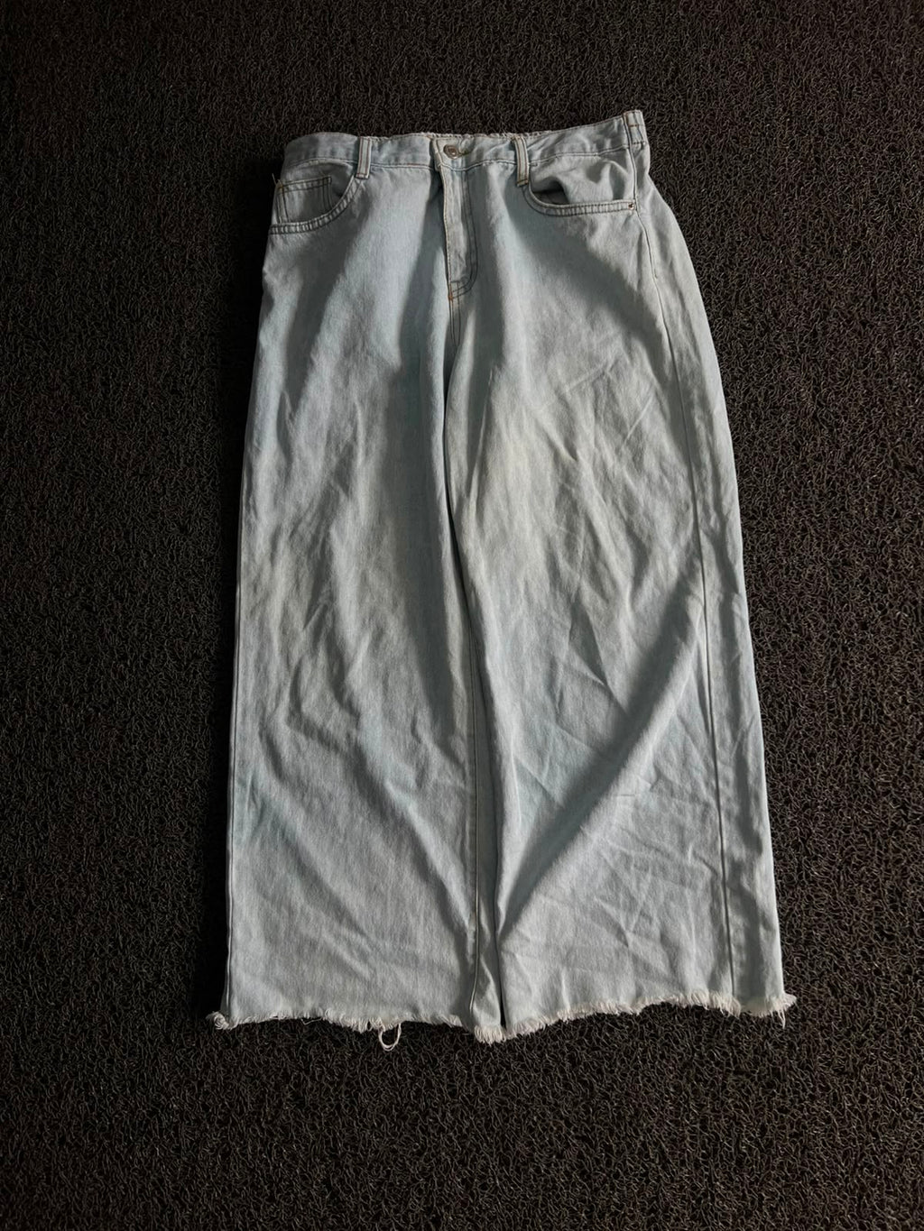 ZARA Light Wash Wide Leg Denim Jeans – Raw Hem