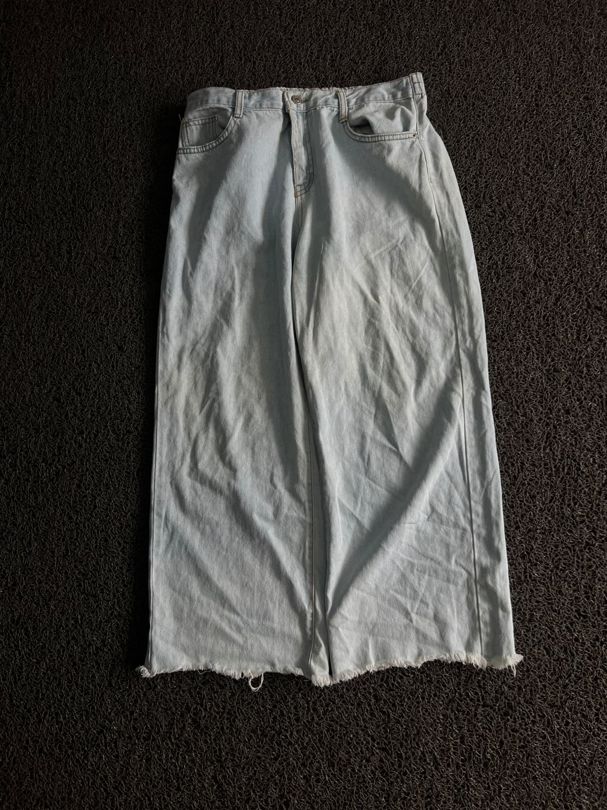 ZARA Light Wash Wide Leg Denim Jeans – Raw Hem