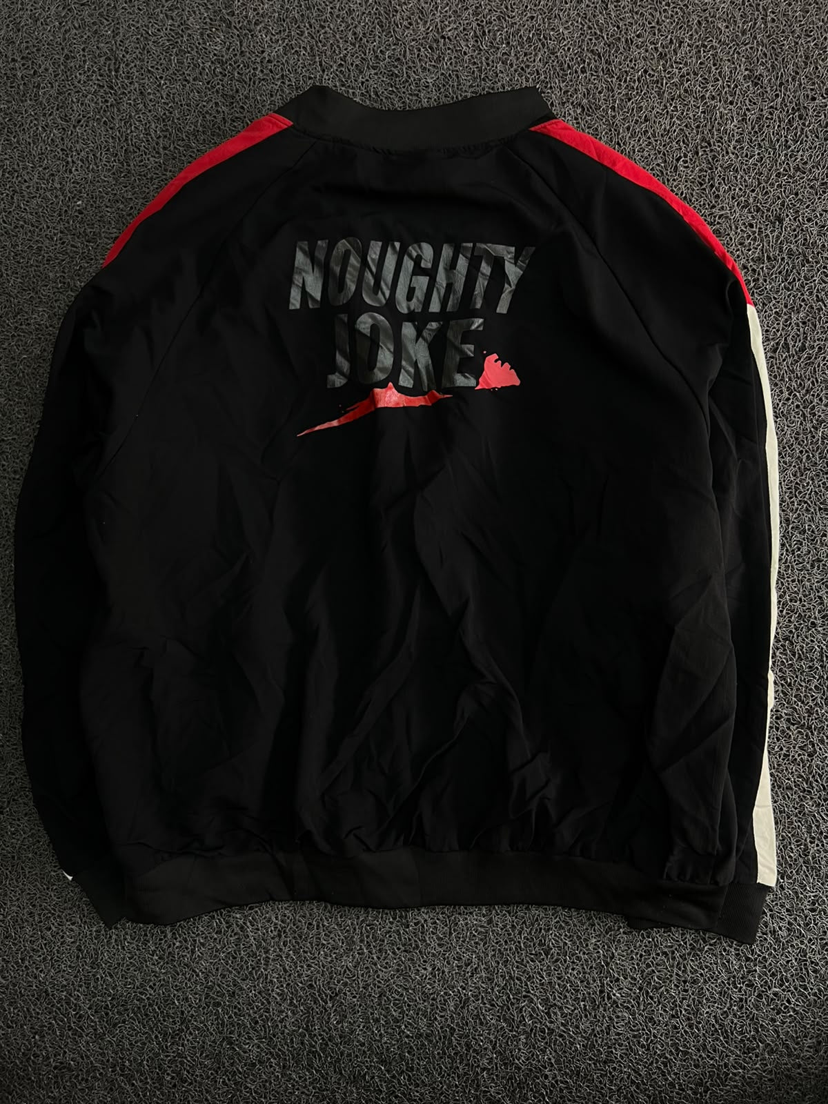 Full-Zip Casual Sports Jacket with Contrast Side Panels⚠️ Small Damage