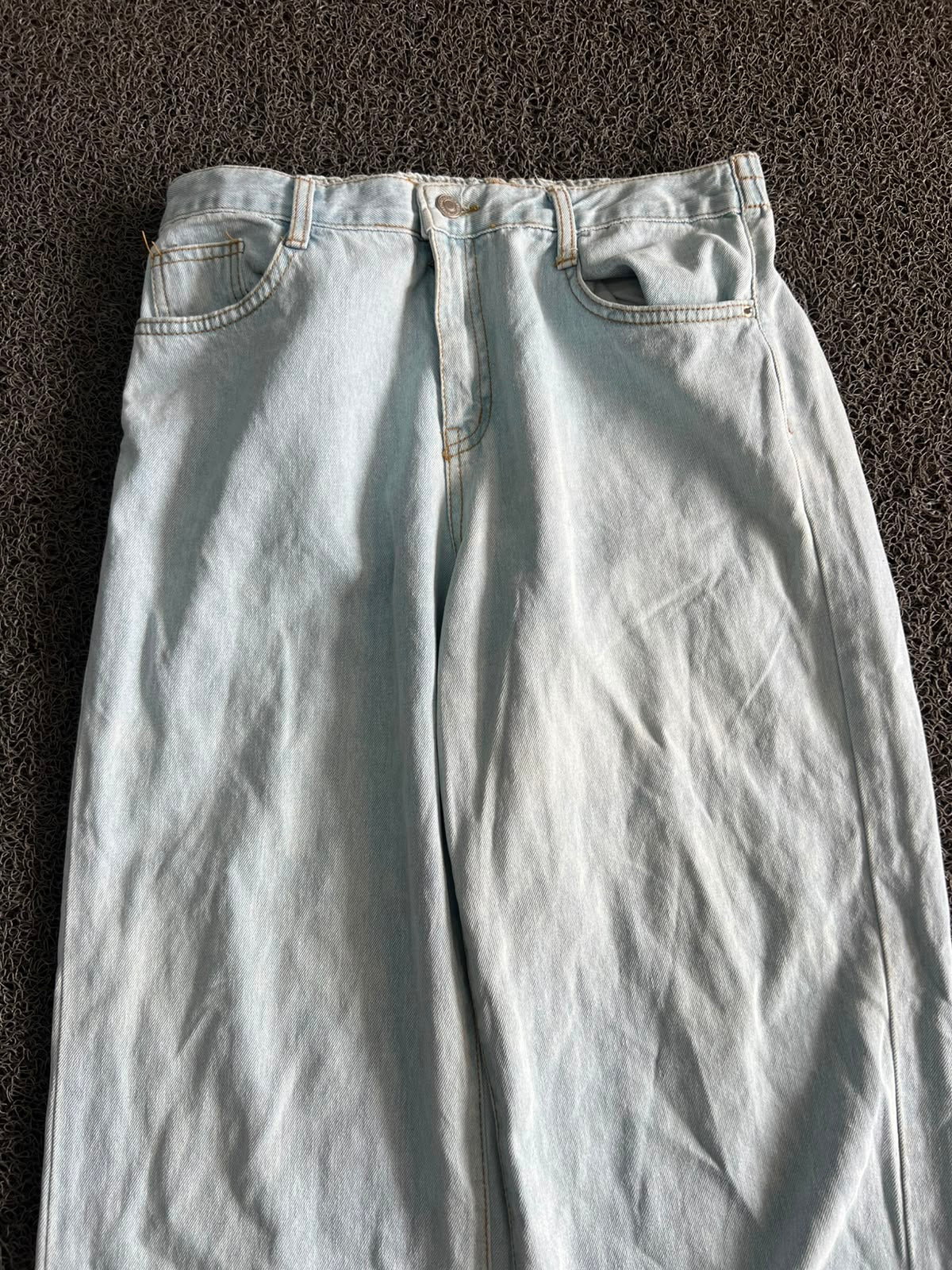 ZARA Light Wash Wide Leg Denim Jeans – Raw Hem
