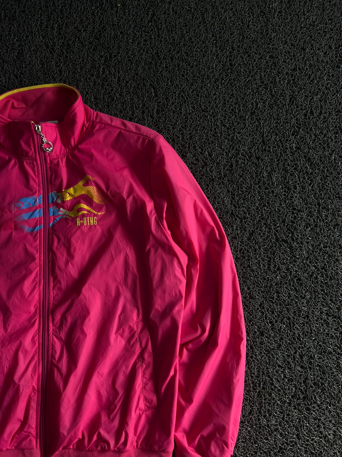 Vintage Athlétic Neon Pink Full Zip Track Jacket – Retro 90s Windbreaker Sportswear