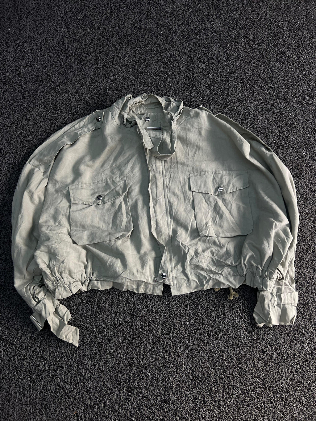 Utility Crop Jacket with Dual Flap Pockets