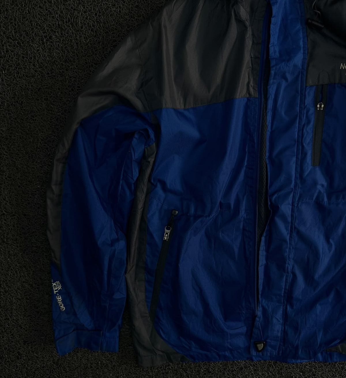 The North Face Outdoor Hiking Shell Jacket – Two-Tone ⚠️ Zip Damage