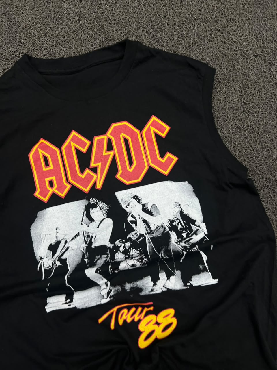 AC/DC Tour '88 Sleeveless Band T-Shirt – Black Vintage Rock Graphic Tee