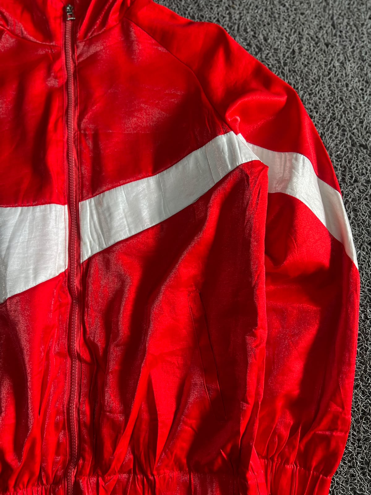 Vintage Red Hooded Windbreaker Jacket | Small Damage ⚠️