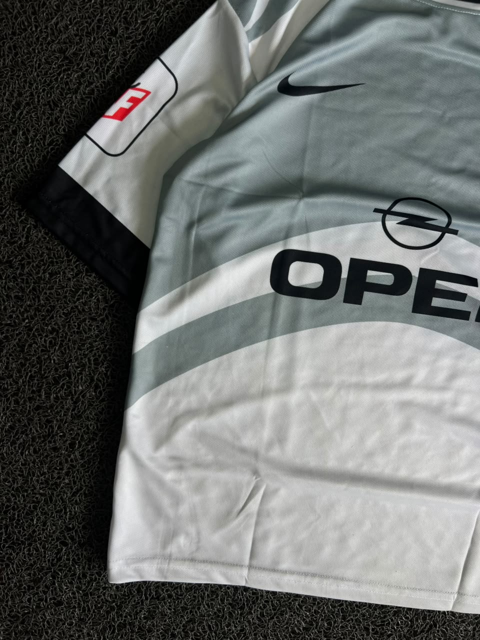 Nike Paris Saint-Germain 2003–04 Away Jersey – Ronaldinho #21 | White/Grey | Five Sleeve Football Jersey