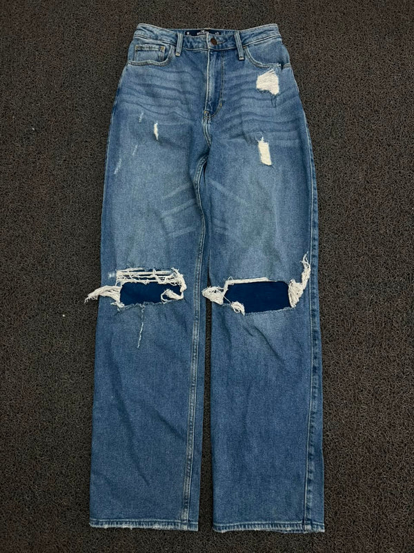 Vintage-Inspired Ripped Denim Jeans