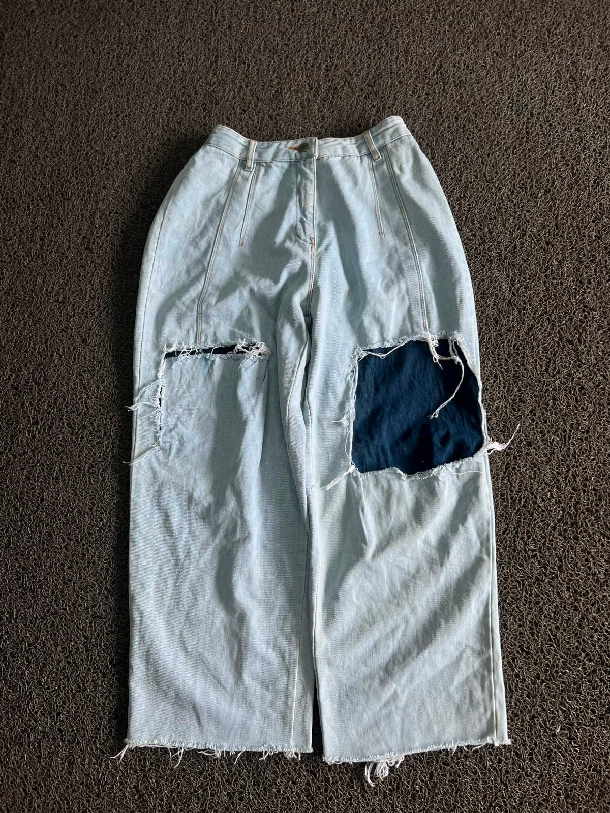 Vintage Light Wash Distressed Wide Leg Denim Jeans – Raw Hem Baggy Fit