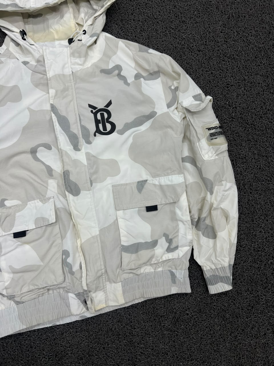 Vintage Camouflage Hooded Windbreaker Jacket | Lightweight Streetwear
