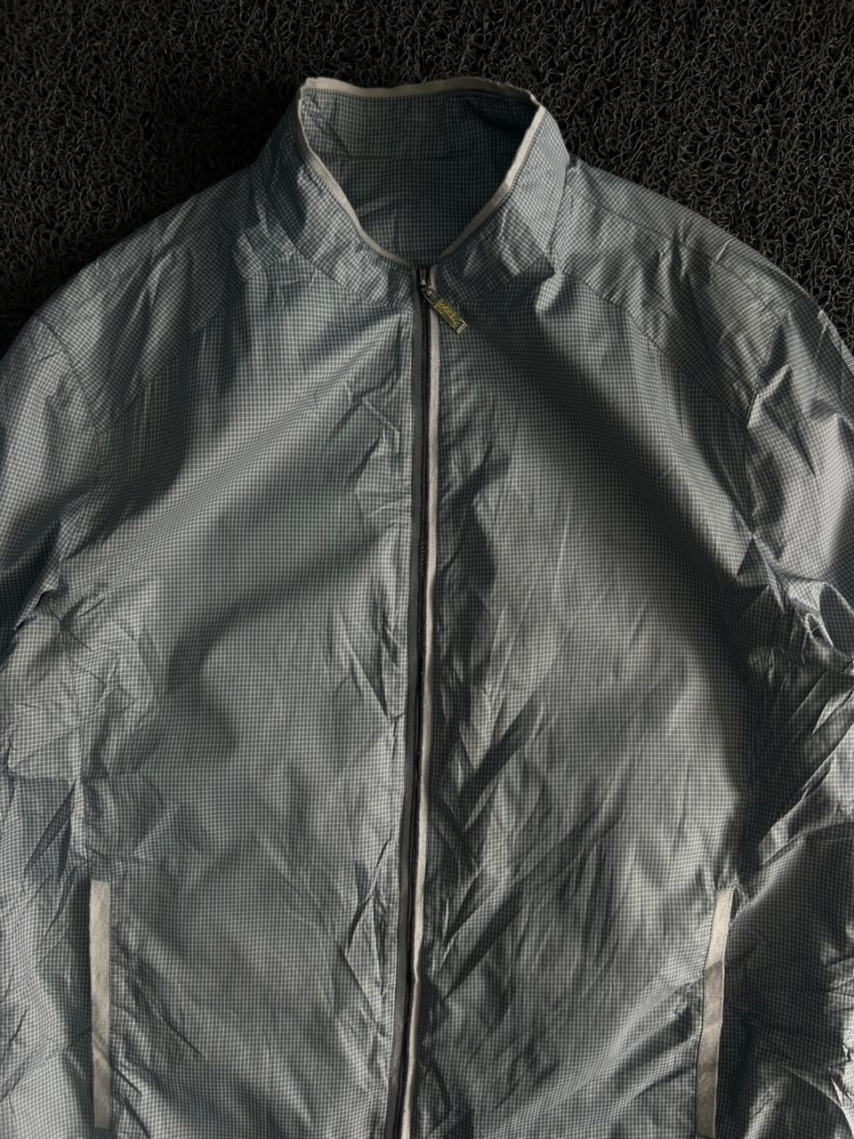 Lightweight Full-Zip Windbreaker Jacket
Minimalist Casual Outerwear | Lightweight | Zip-Up | Unisex Style