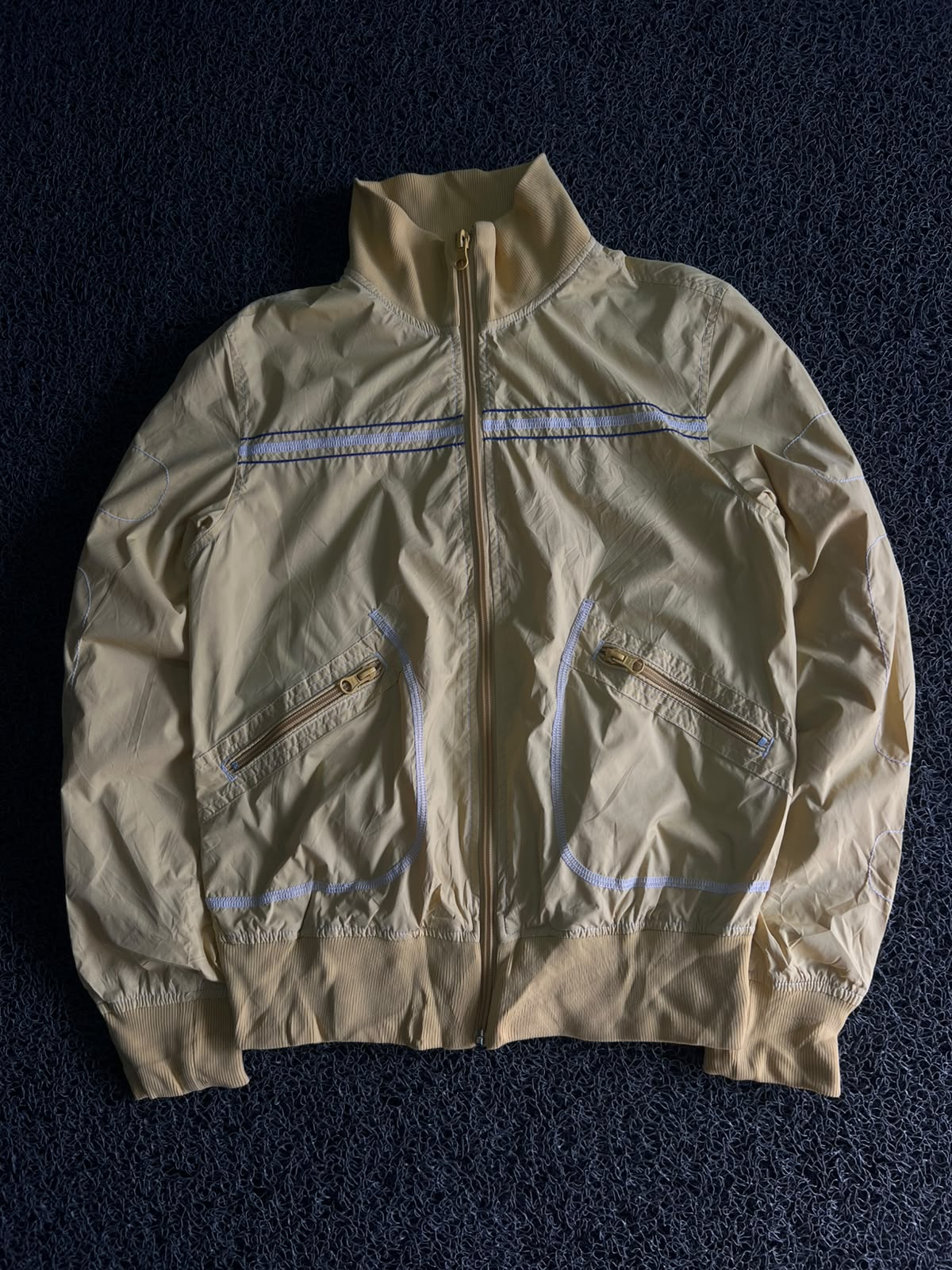 Full-Zip Windbreaker Jacket – Lightweight Casual Track Jacket with Contrast Stitching