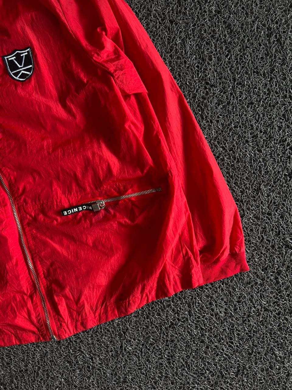 Vintage Red Lightweight Bomber Jacket – Full Zip Streetwear Windbreaker