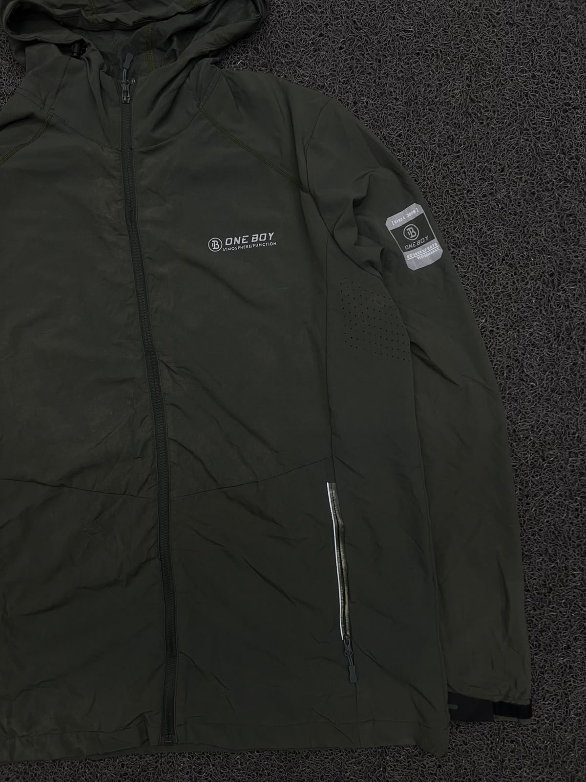 Men’s Hooded Lightweight Zip-Up Jacket