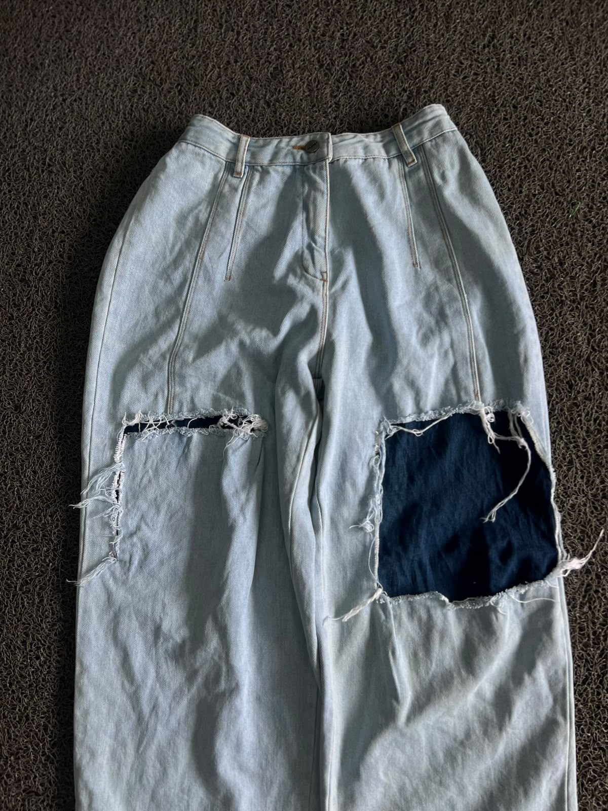 Vintage Light Wash Distressed Wide Leg Denim Jeans – Raw Hem Baggy Fit