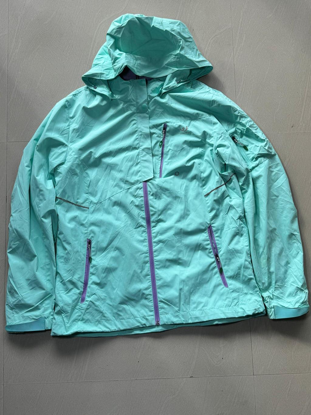 Hooded Waterproof Windbreaker Jacket – Lightweight Full-Zip Outdoor Rain Jacket
