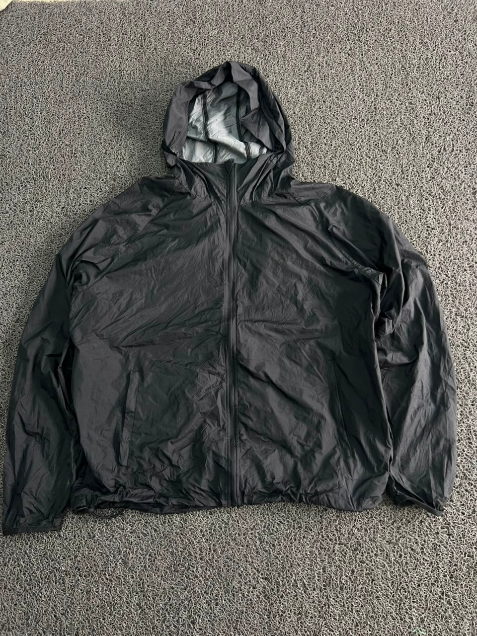 Vintage Black Lightweight Hooded Windbreaker Jacket