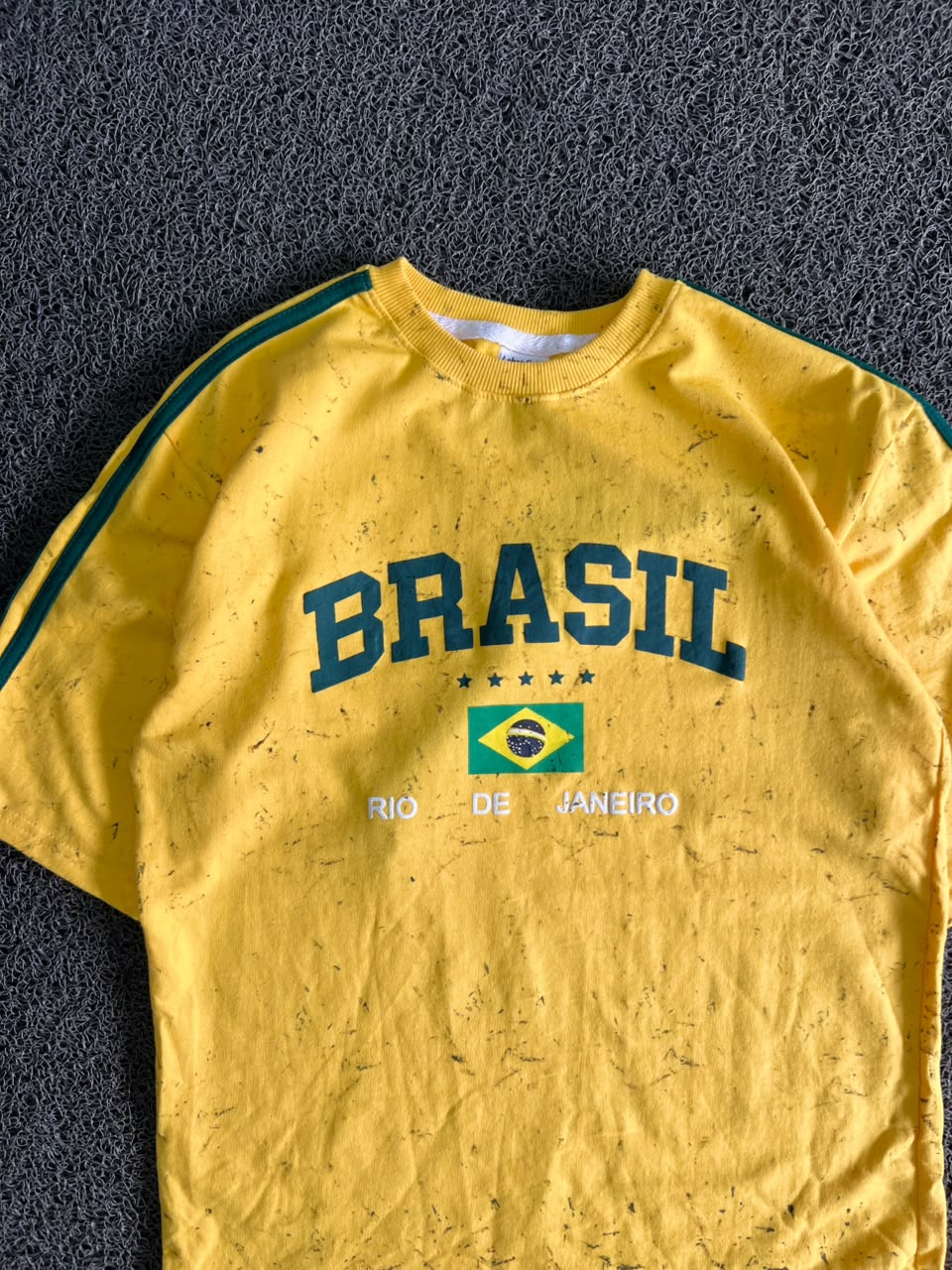 Brasil Rio de Janeiro Graphic T-Shirt – Yellow Crew Neck Tee