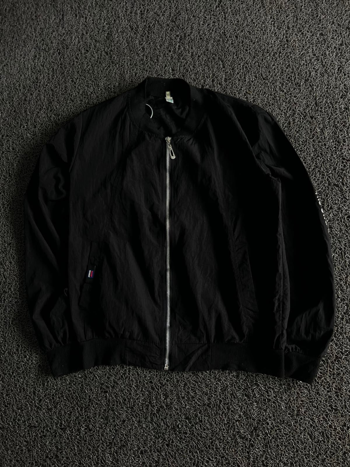 Classic Black Lightweight Bomber Jacket – Casual Zip-Up Outerwear