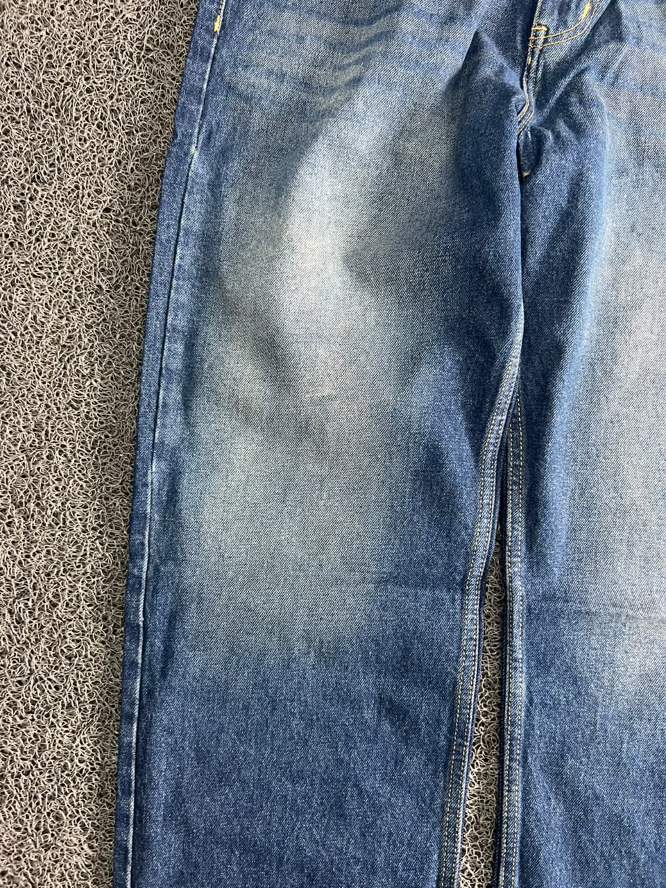Vintage Blue Wash Straight Fit Denim Jeans – Classic Faded 5-Pocket Casual Pants