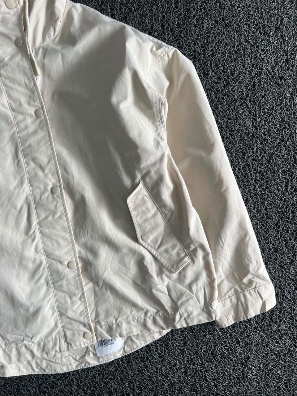 Vintage Off-White Hooded Windbreaker Jacket