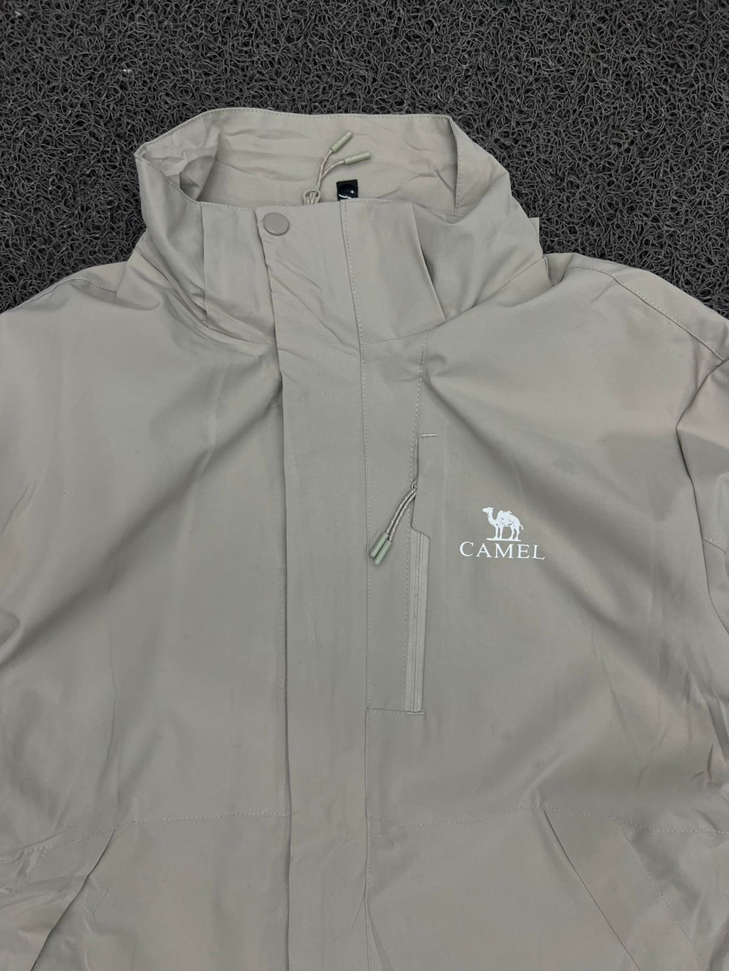 Camel Lightweight Hooded Outdoor Jacket – Light Grey Full Zip Windbreaker