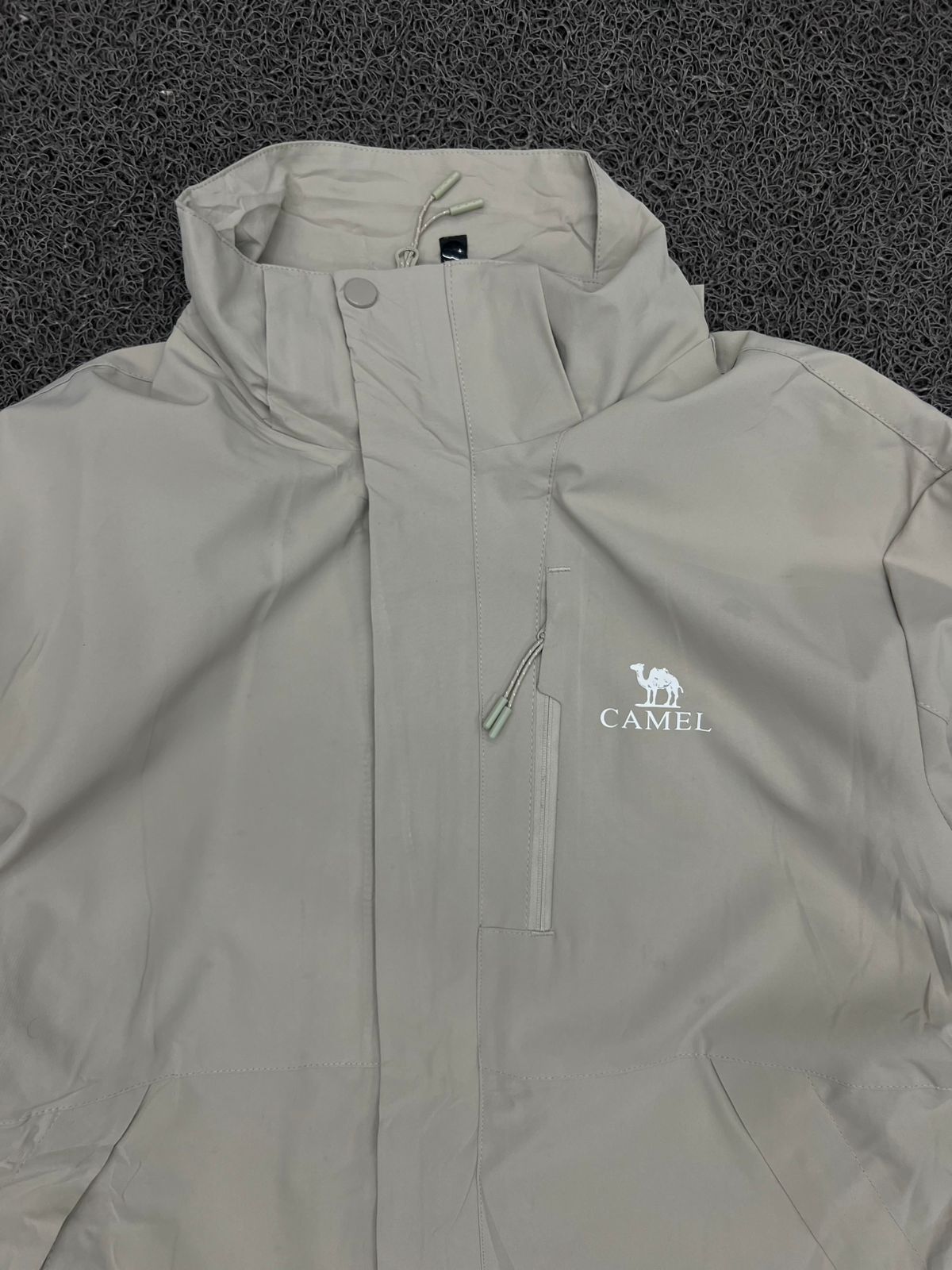 Camel Lightweight Hooded Outdoor Jacket – Light Grey Full Zip Windbreaker
