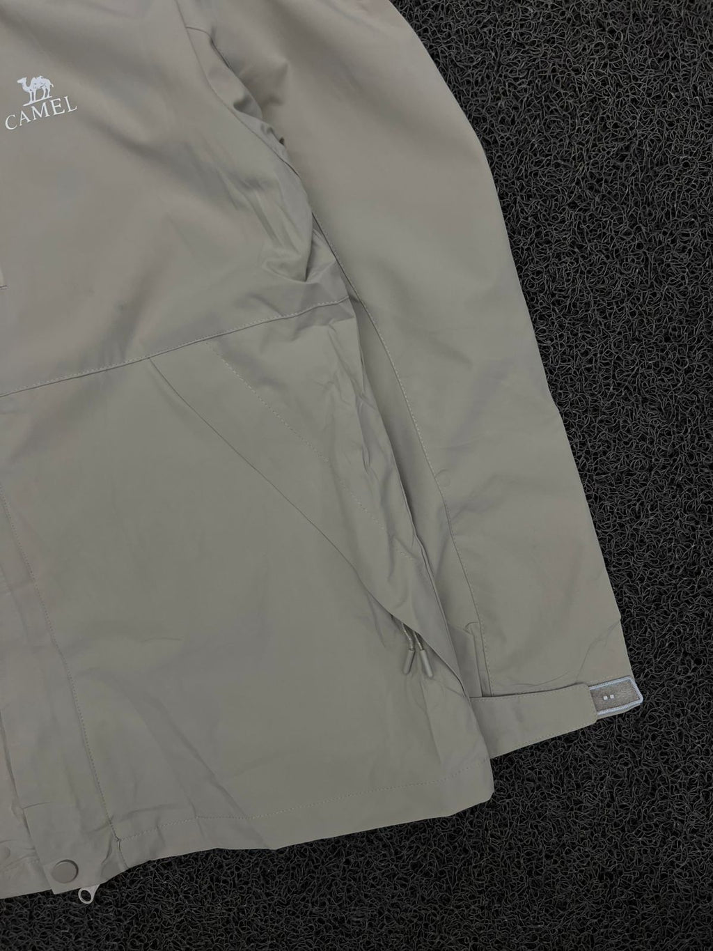 Camel Lightweight Hooded Outdoor Jacket – Light Grey Full Zip Windbreaker