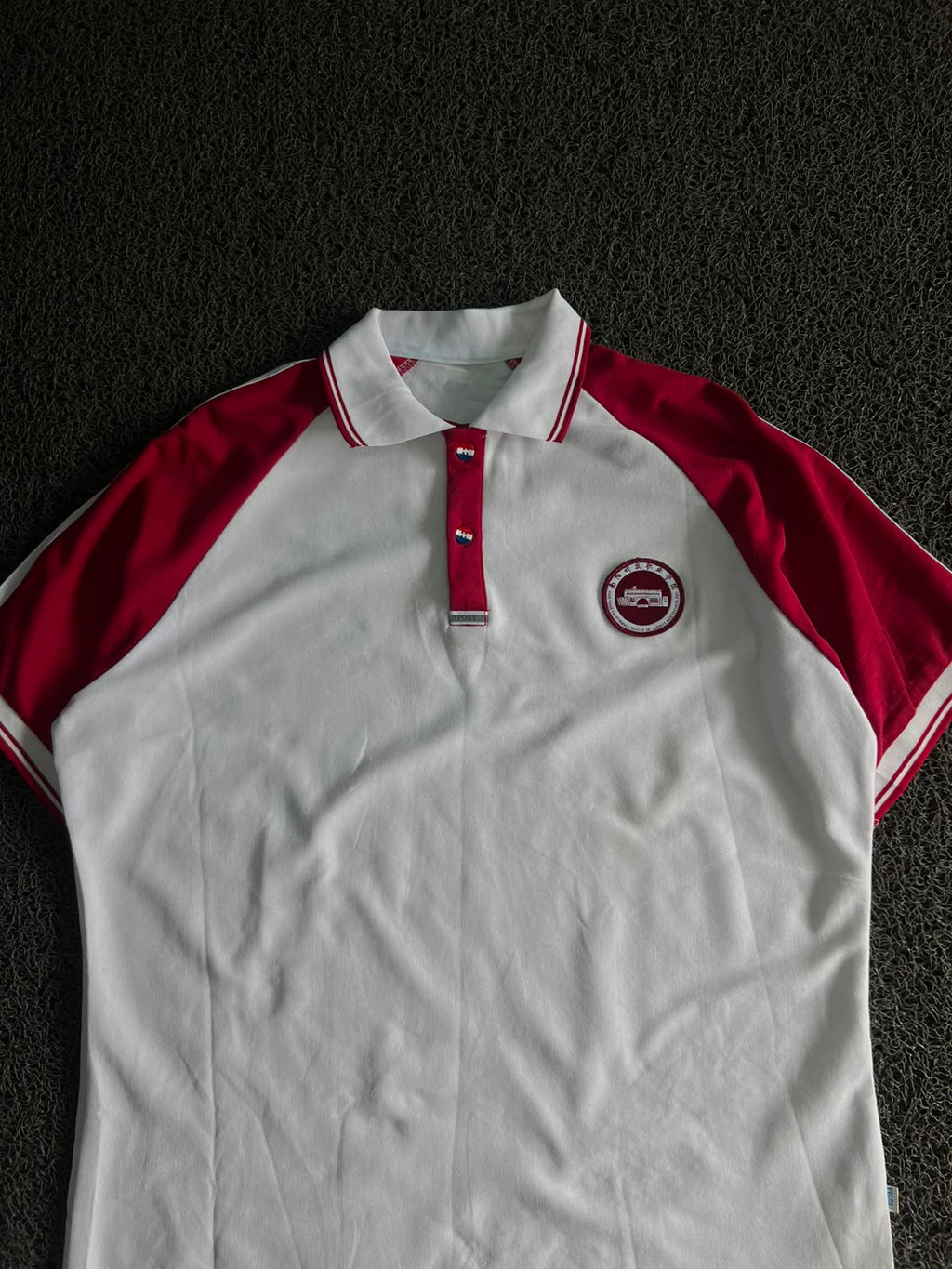 Vintage White & Red Raglan Polo T-Shirt | Classic Contrast Sleeve Polo
