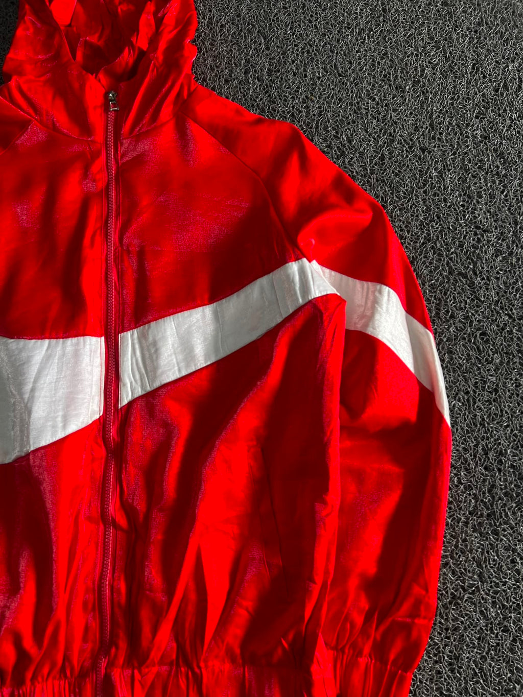 Vintage Red Hooded Windbreaker Jacket | Small Damage ⚠️