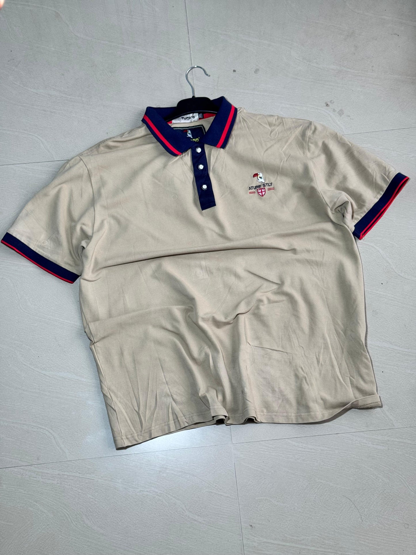 Vintage Nature Style Beige Polo T-Shirt with Contrast Collar