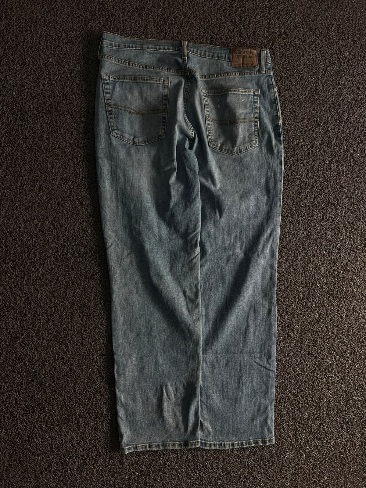 Vintage Washed Blue Denim Jeans – Relaxed Fit Classic 5-Pocket Jeans