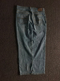 Vintage Washed Blue Denim Jeans – Relaxed Fit Classic 5-Pocket Jeans