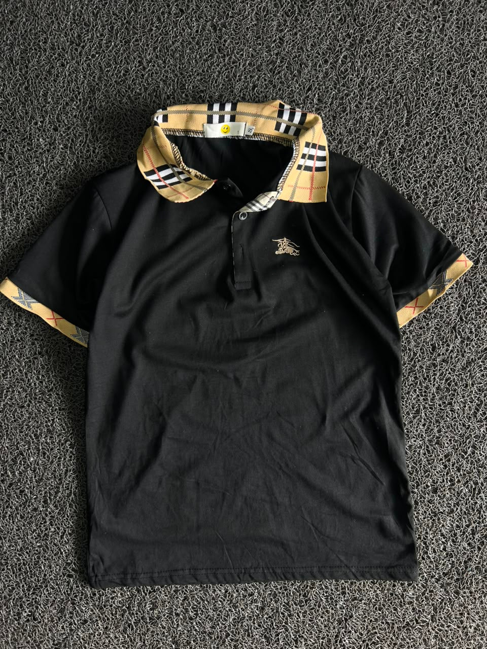 Vintage Burberry Nova Check Collar Polo T-Shirt – Classic Embroidered Logo | Unisex