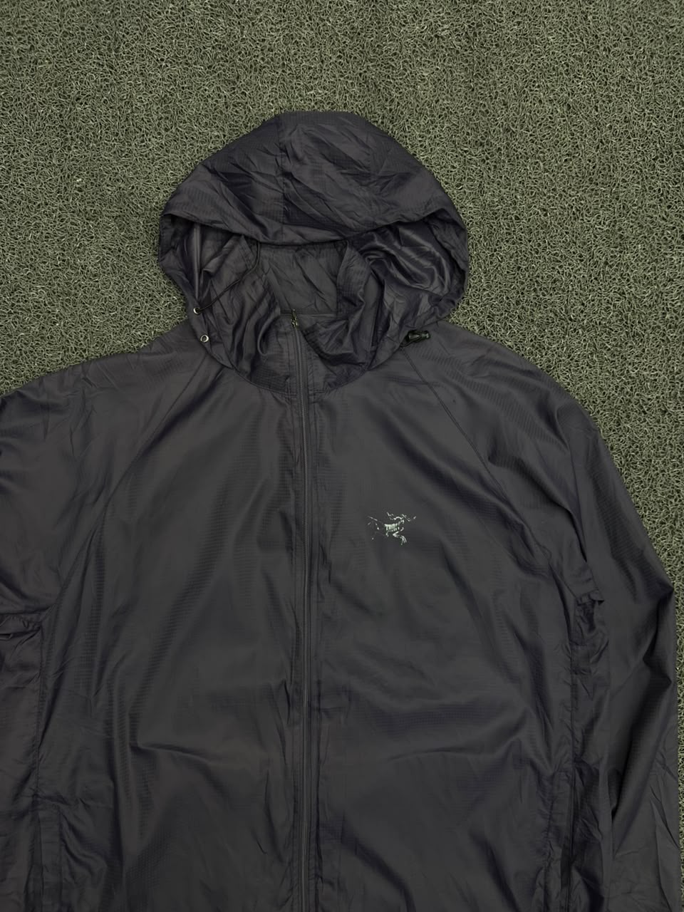 Hooded Outdoor Windbreaker Jacket – Lightweight Full-Zip Waterproof Style
