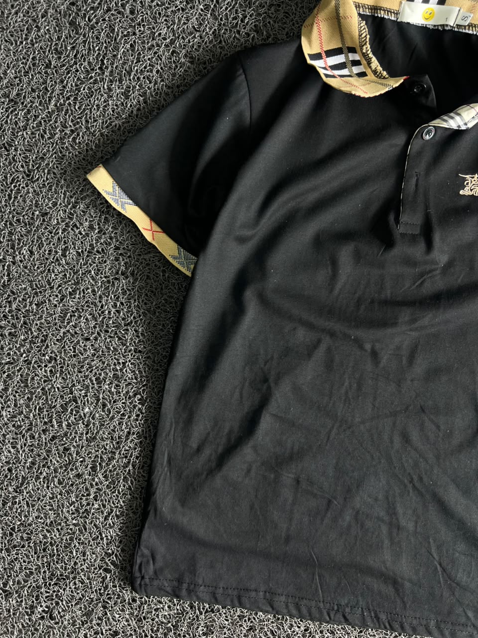 Vintage Burberry Nova Check Collar Polo T-Shirt – Classic Embroidered Logo | Unisex