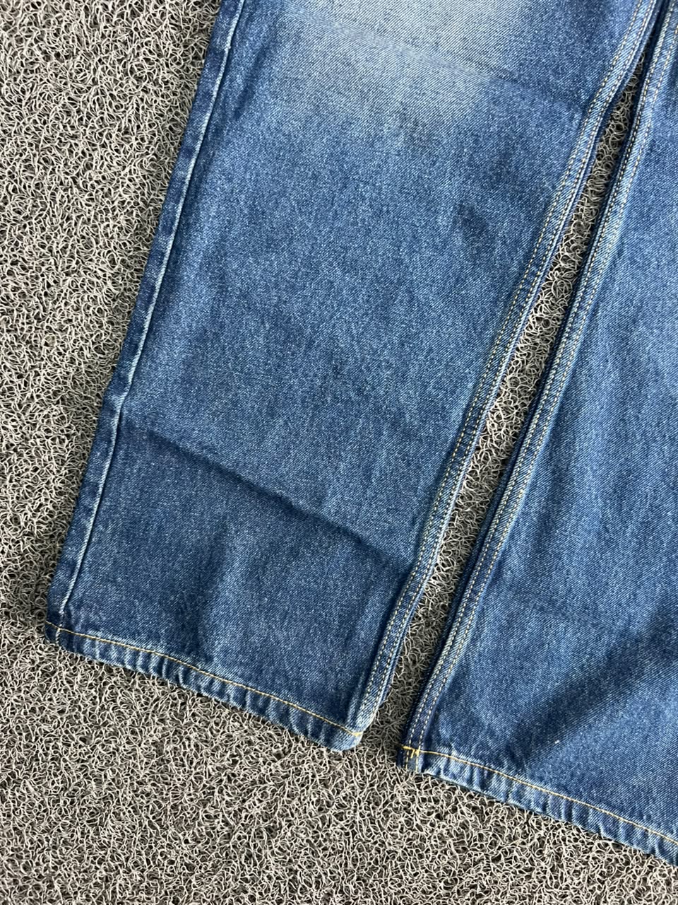 Vintage Blue Wash Straight Fit Denim Jeans – Classic Faded 5-Pocket Casual Pants