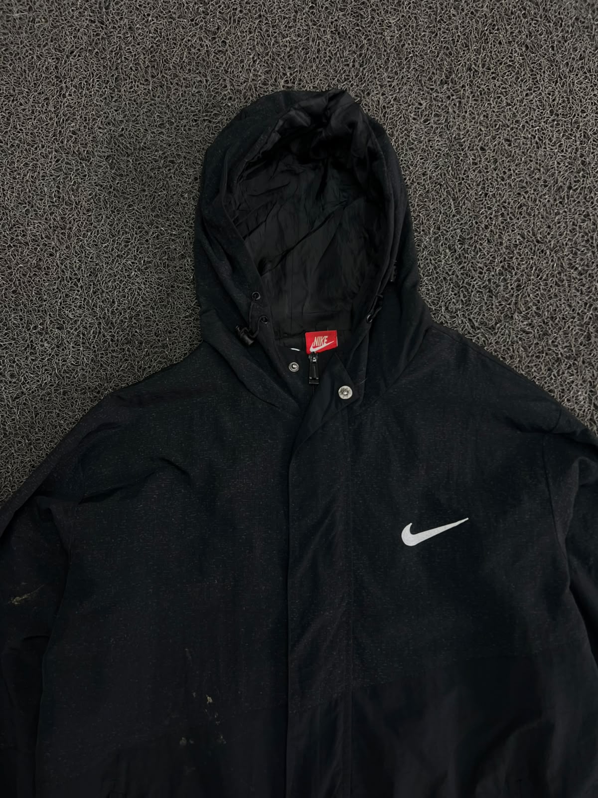Nike Hooded Windbreaker Jacket with Oversized Back Swoosh Logo – Lightweight Full Zip ⚠️ Small Stains