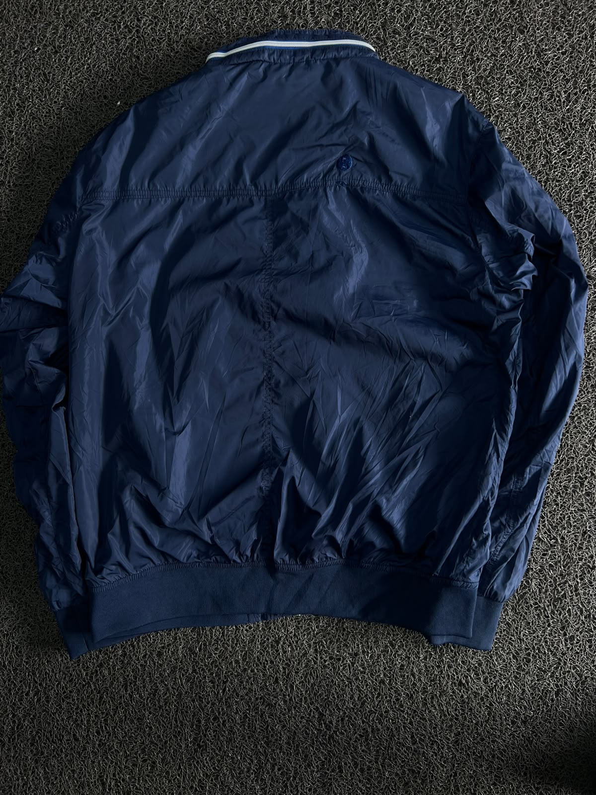 Vintage Lightweight Zip-Up Windbreaker Jacket with Contrast Zipper Details