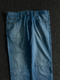 Levi's Regular Fit Blue Denim Jeans – Classic Straight Leg Vintage Wash