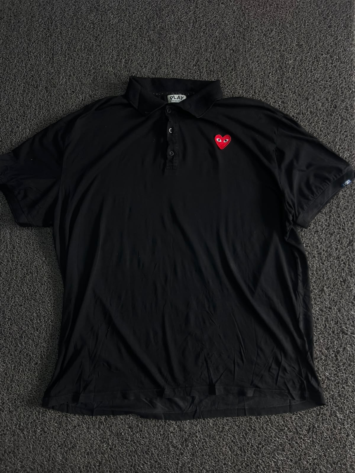 Polo T-Shirt with Red Heart Log – Vintage Streetwear Style ⚠️ Small Damage