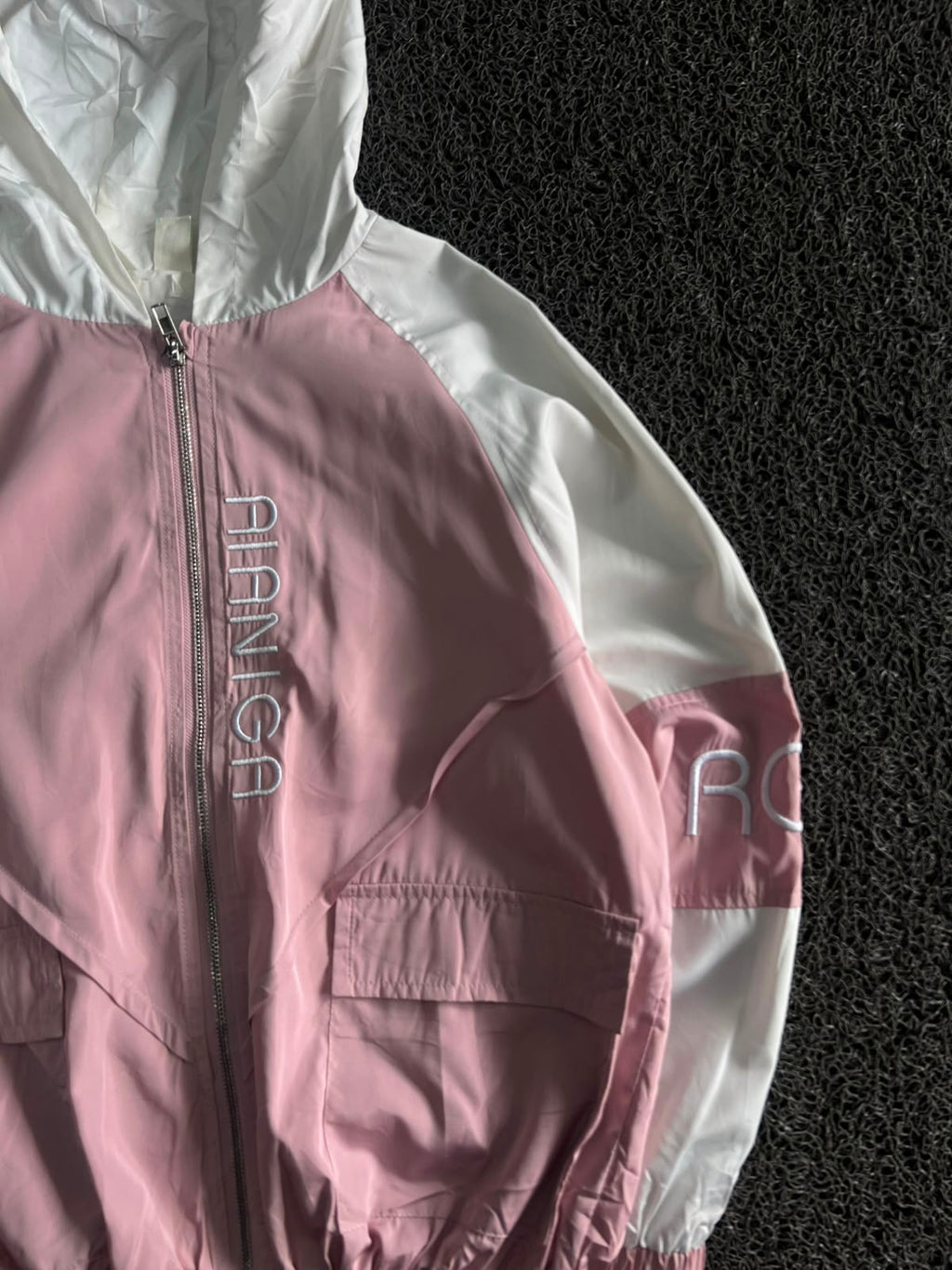Pink & White Hooded Windbreaker Jacket – Lightweight Full-Zip Casual Outerwear