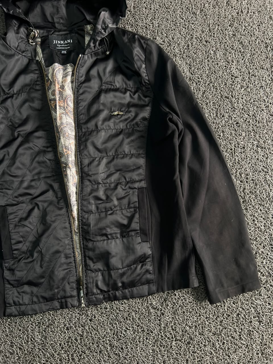 JINKANI Black Hooded Zip Jacket – ⚠️ Zip Damaged