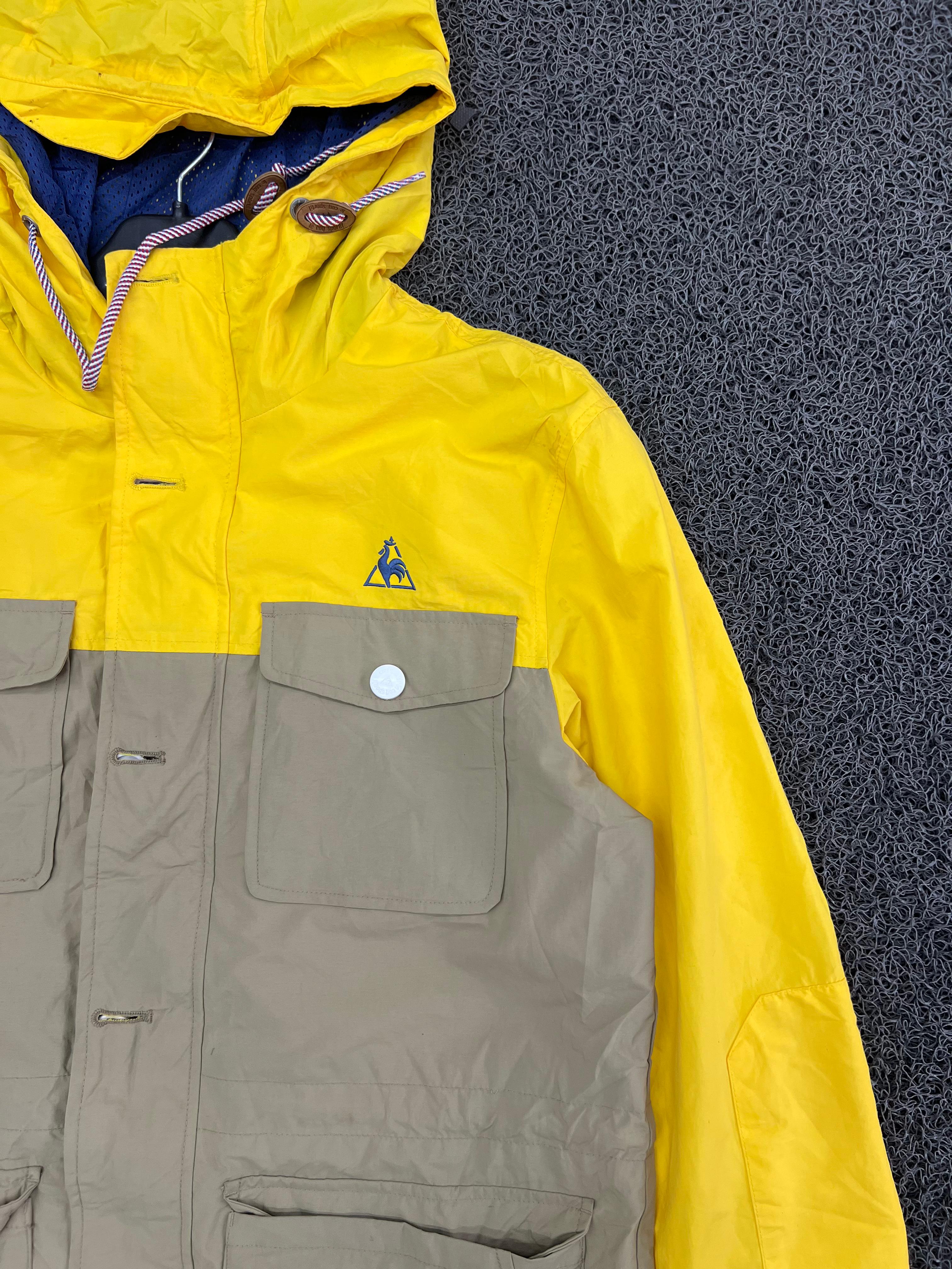 Le Coq Sportif Yellow & Khaki Hooded Utility Jacket – Lightweight Outdoor Windbreaker