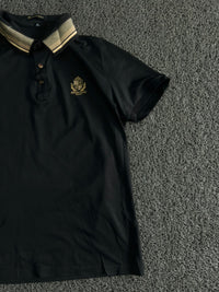 Polo T-Shirt with Contrast Striped Collar & Crest Logo – Smart Casual Polo ⚠️ Small Damage