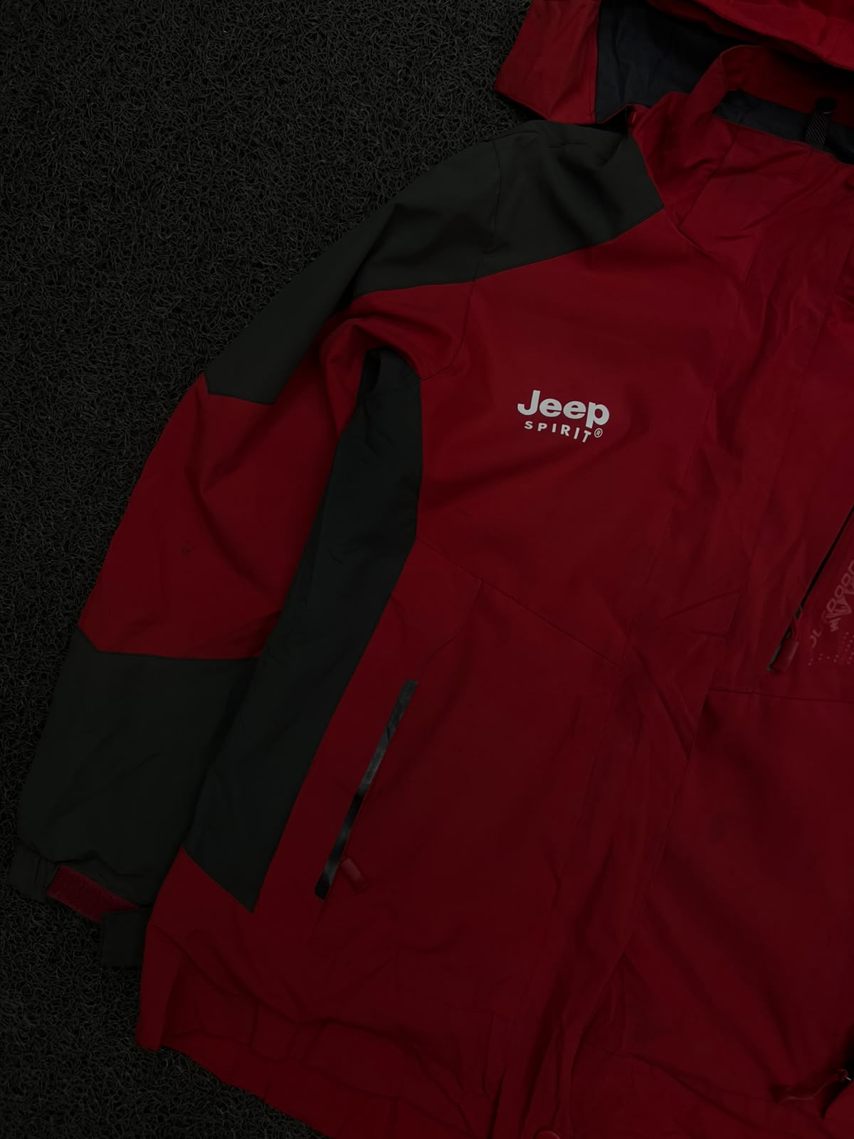 Jeep Spirit Hooded Outdoor Jacket with Zip Pockets