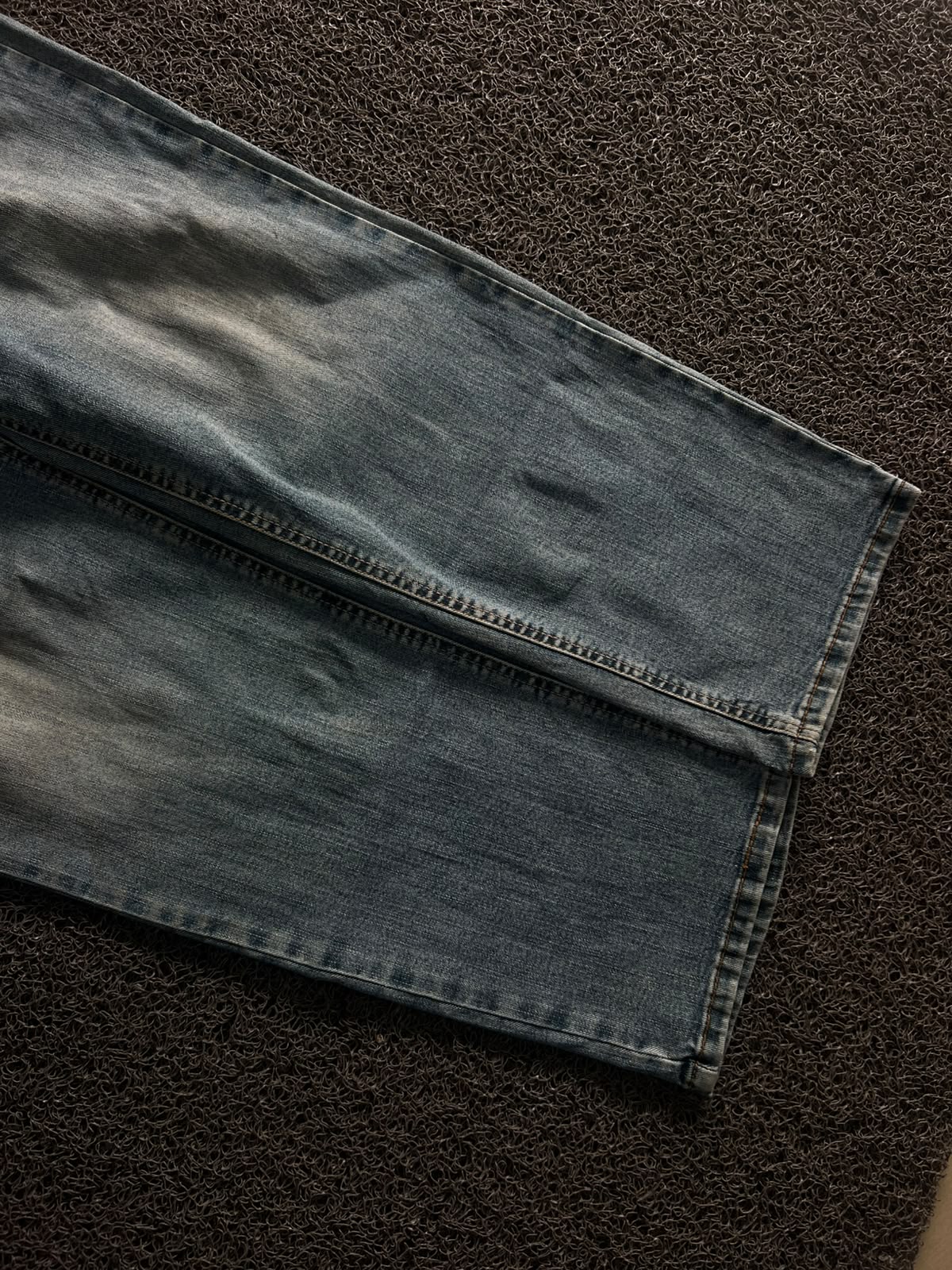 Vintage Washed Blue Denim Jeans – Relaxed Fit Classic 5-Pocket Jeans