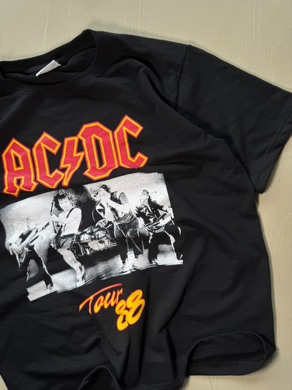 AC/DC Tour '88 Graphic Band T-Shirt – Black Vintage Rock Tee