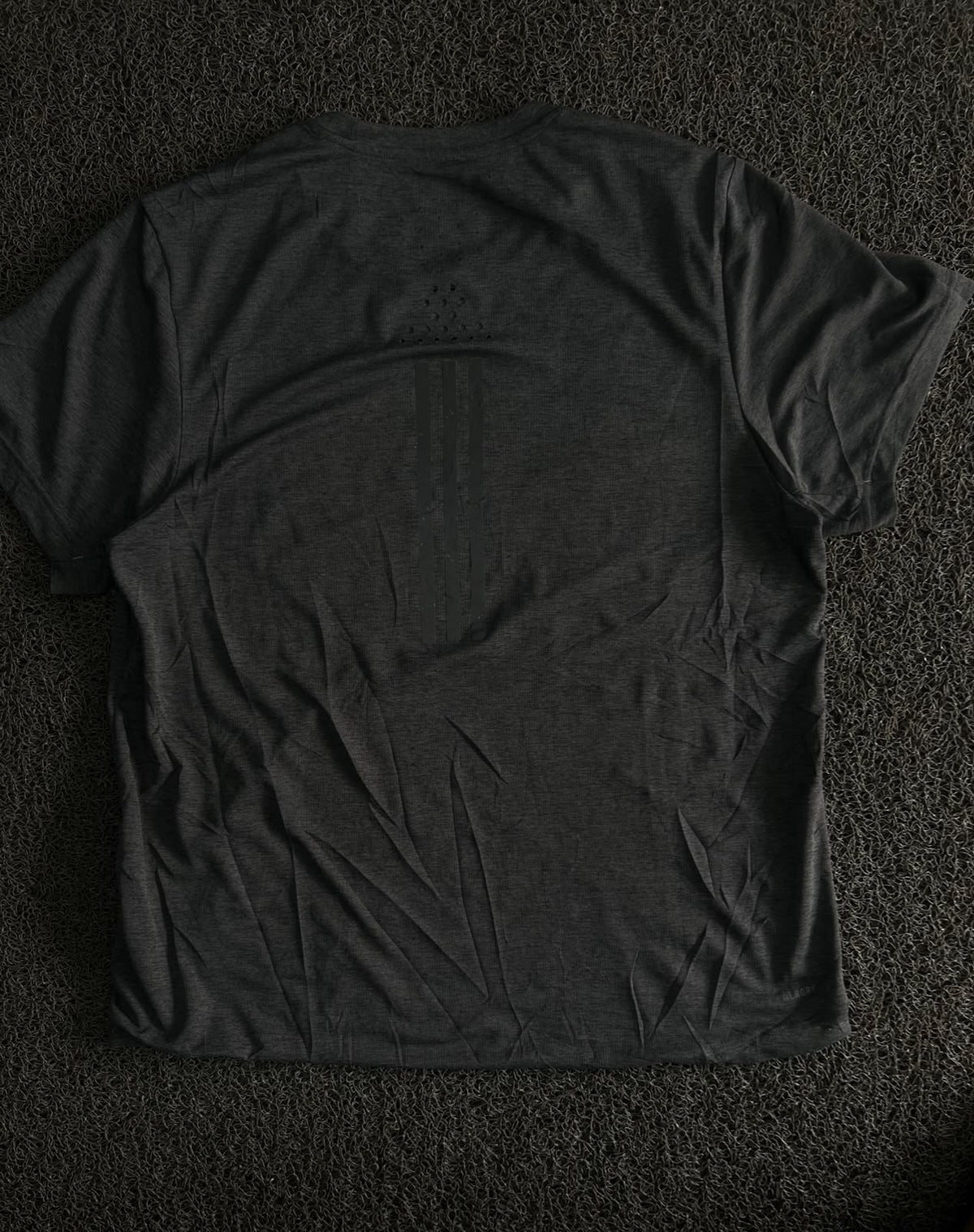 Adidas Performance T-Shirt with Subtle Logo – Athletic Tee