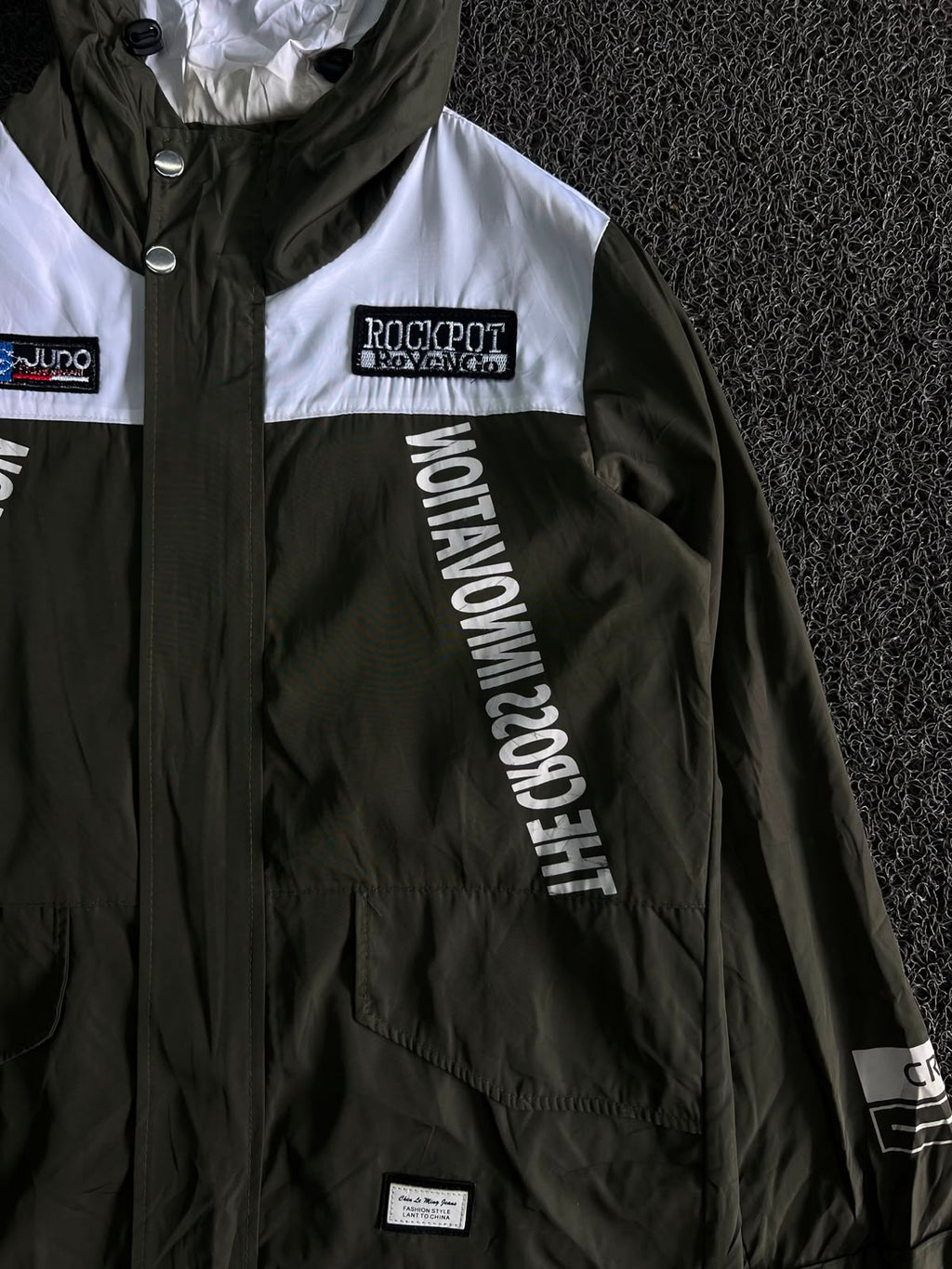 Hooded Windbreaker Jacket – Lightweight Casual Streetwear
