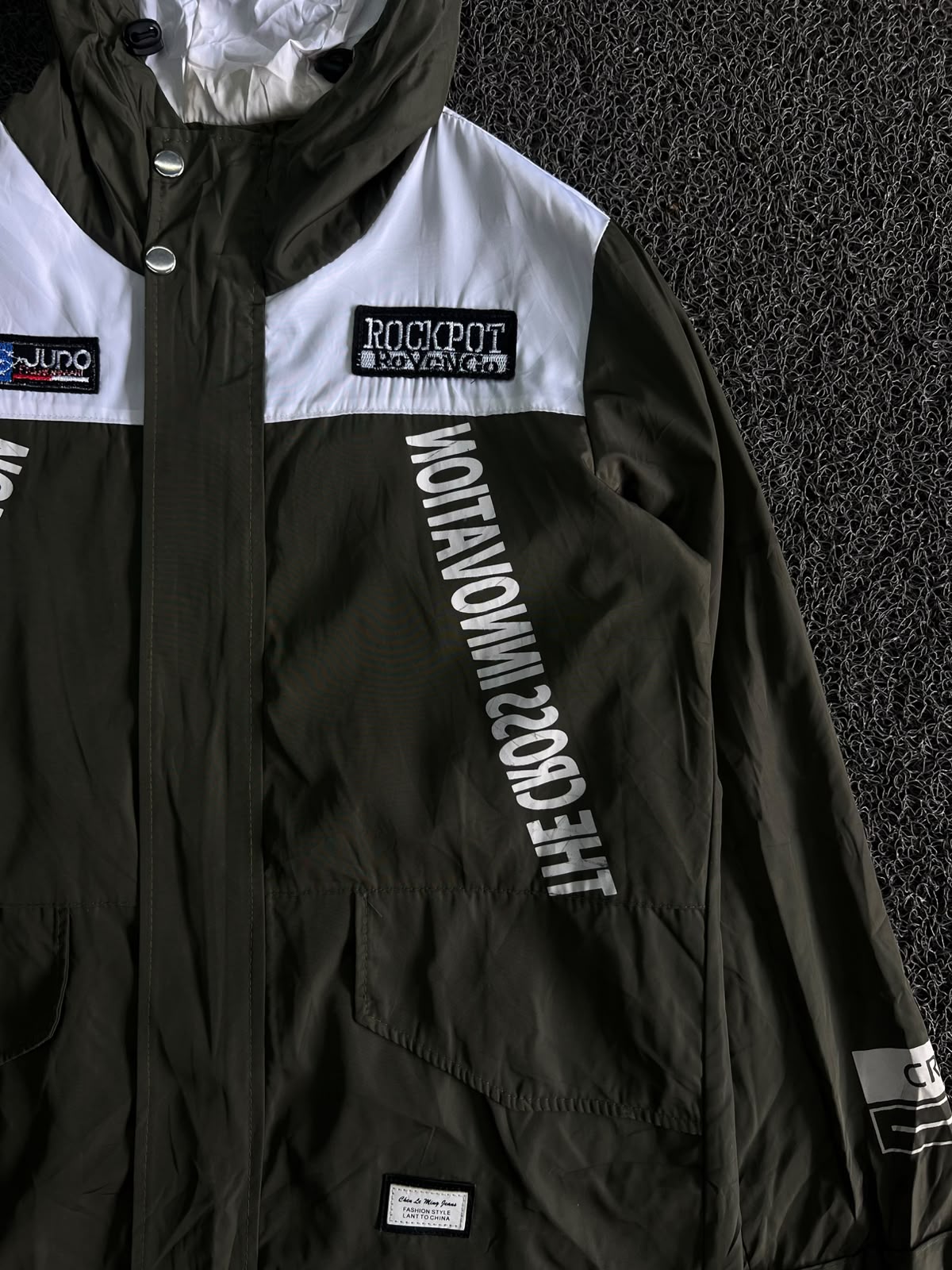 Hooded Windbreaker Jacket – Lightweight Casual Streetwear